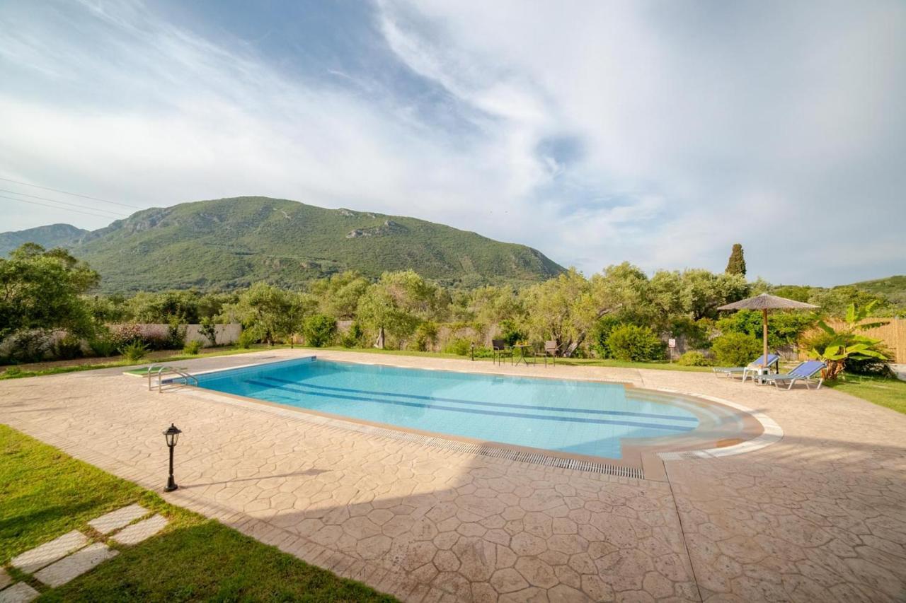 Villa Adonis Halikounas Luaran gambar