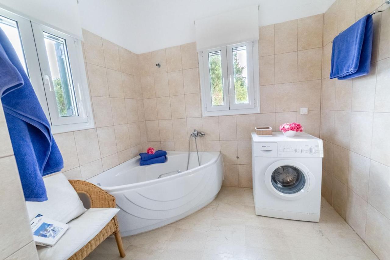 Villa Adonis Halikounas Luaran gambar
