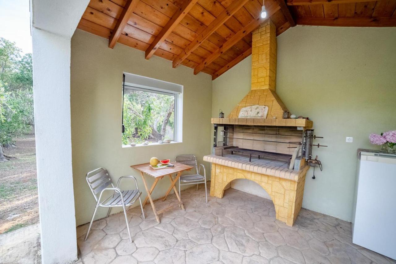 Villa Adonis Halikounas Luaran gambar