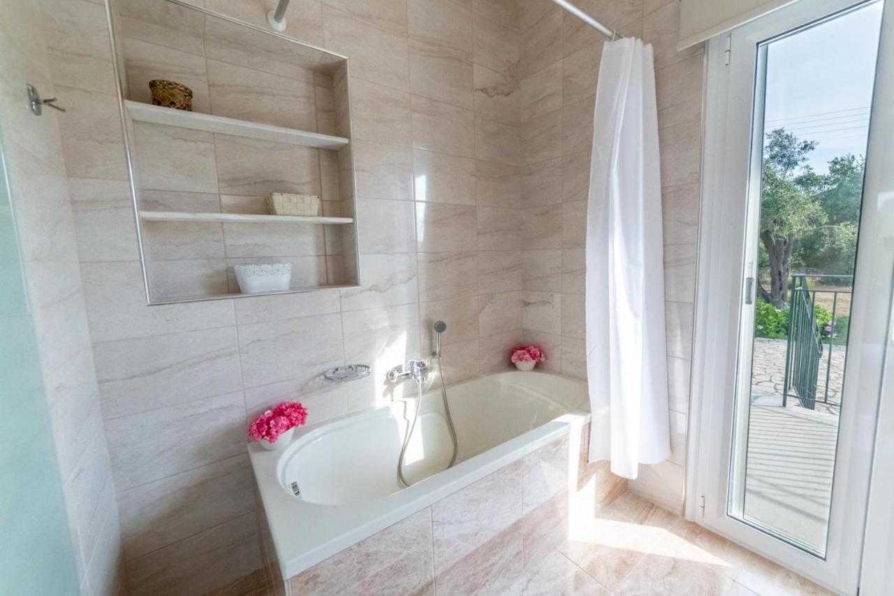 Villa Adonis Halikounas Luaran gambar
