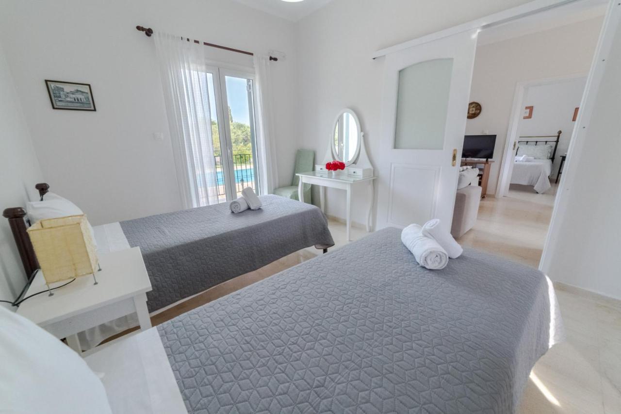 Villa Adonis Halikounas Luaran gambar